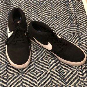 Nike Men’s SB Portmore shoes